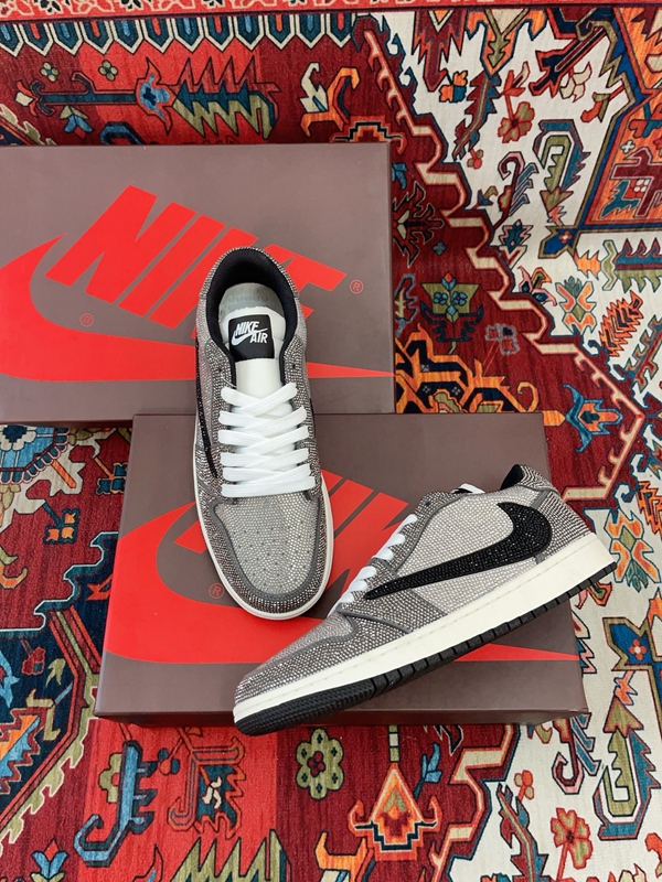 ナイキ靴正面デザイン